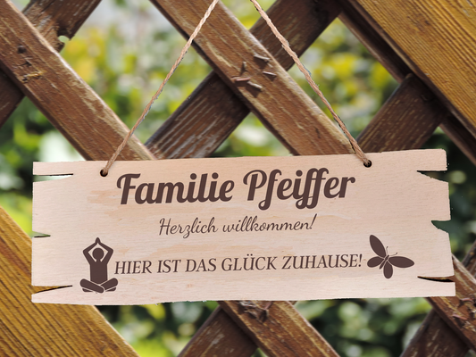 Personalisiertes Holzschild zum Aufhängen selbst gestalten und designen