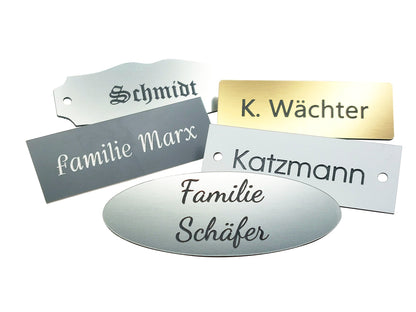 Graviertes Kunststoffschild in silber-matt als selbstklebendes Klingelschild