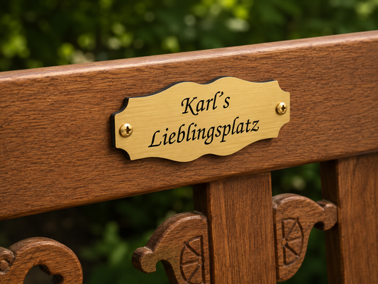Personalisiertes Schild für Gartenbank mit Gravur | Namensschild für Hochzeitsbank & Erinnerungsbank