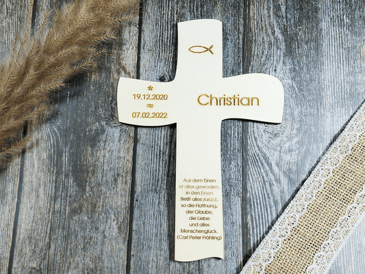 Kreuz "geschwungen" mit Gravur aus Holz personalisiert